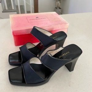 Charles Jourdan Noir Heels. 10